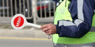 Шофьор плаши полицай с убийство, съдът му наложи санкции полиция