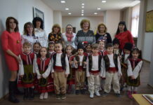 Пратеници на Баба Марта гостуваха в Община Асеновград