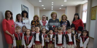 Пратеници на Баба Марта гостуваха в Община Асеновград