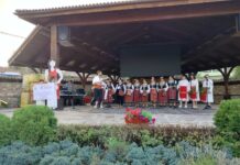 Хора с увреждания от община Куклен показаха как се съживяват родните традициите