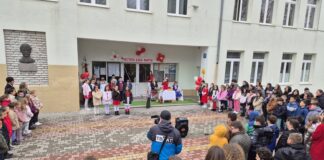 Тържествено отбелязаха Баба Марта в ОУ „Панайот Волов” – квартал „Долни Воден”