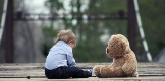 Набират се доброволни или професионални приемни родители