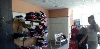 Благотворителният базар за размяна на дрехи в Асеновград е в разгара си