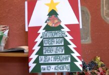 Цветен благотворителен базар краси фоайето на Исторически музей-Асеновград