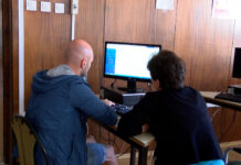 Градската библиотека оказва помощ на асеновградчани да се преброят електронно