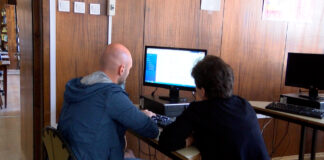 Градската библиотека оказва помощ на асеновградчани да се преброят електронно