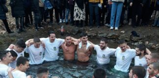 17 младежи участваха в богоявленския ритуал за кръста в Куклен