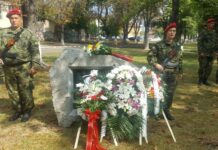 Поднесоха венци и цветя пред паметника на Пере Тошев в Асеновград в навечерието на Съединението