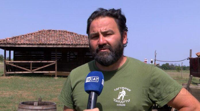 Даниел Карабельов, Сдружение Хайдути - Пловдив