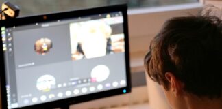 МОН: При онлайн обучение всички ученици и учители с достъп до интернет