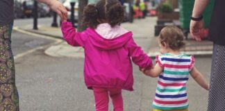 Нов прием на заявления от родители за осигуряване на детегледачи