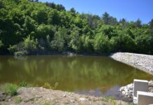 Ремонтират язовирни стени в Асеновградско