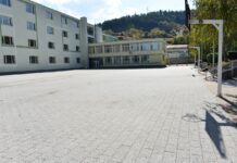 МОН финансира училищата от Асеновград за техника и дезинфектанти