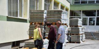 Кметът инспектира обектите по програма „Образователна инфраструктура“ в Асеновград