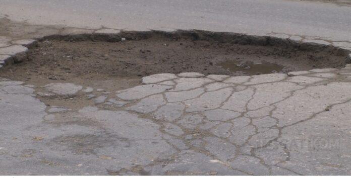 Дупки по околовръстния път на Асеновград