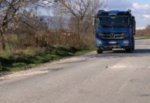 Запълнени с чакъл дупки се появиха на пътя Асеновград-Първомай