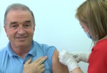 Кметът Христо Грудев се ваксинира с трета доза срещу COVID-19 Кметът Христо Грудев