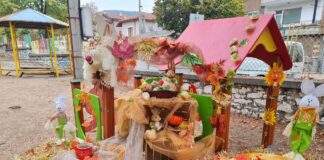 Есенна изложба е подредена в двора на ДГ „Радост „