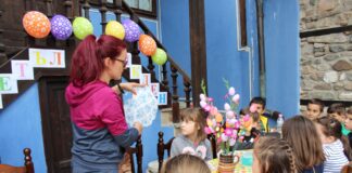 Великденска работилница за украсяване на яйца в Етнографската къща