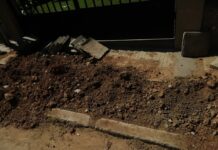 За непроходими тротоари, след полагане на кабели на EVN, алармират асеновградчани