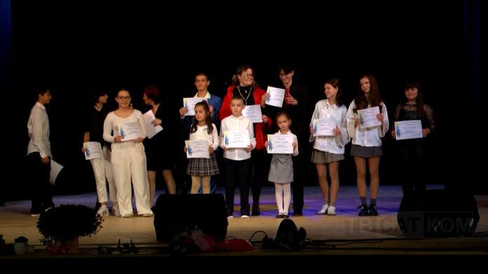 Export FHD.00_33_04_10.Still086