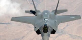 Модерен многоцелеви изтребител каца в авиобаза Граф Игнатиево
