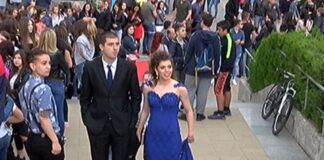 Асеновград изпраща тази вечер абитуриентите от СУ„Св. Св. Кирил и Методий”, СУ „Свети княз Борис I”, ПГ „Цар Иван Асен II” и ПГ „ Св. Патриарх Евтимий”