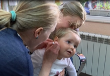 Благовец е! Пробиват ушите на момиченцата