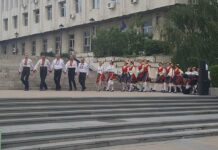 „Везеница“ зарадваха асеновградчани с пореден спектакъл