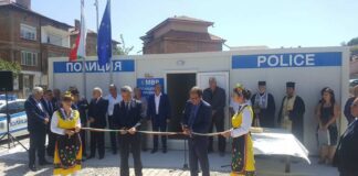 Новата полицейска приемна в Асеновград бе официално открита – министър Радев се скара, че вместо паркове се правят полицейски приемни