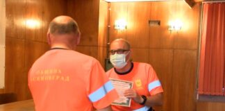 Доброволците от отряд „Асеневци“с грамоти за участие при гасенето на пожарите в Югово и Нареченски бани