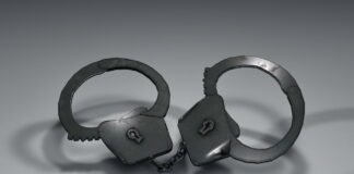 Банкова служителка е задържана за присвояване на парични средства в големи размери