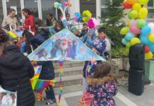 Многобройни хвърчила в центъра на града