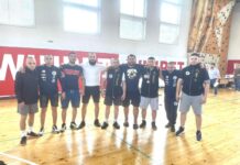 Мъжете от СК по борба „Димитър Кумчев“ след участието им на ДЛОШ