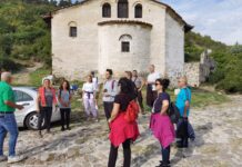 Асеновградчани почетоха Световния ден на туризма с поход до параклис „Св. Димитър“