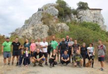 Асеновградчани пренесоха 500 керемиди до параклис “ Свети Димитър“