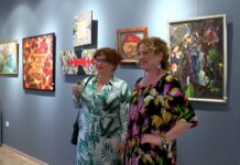 Изложба с мото „Светове“ бе открита в Асеновград