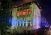 Пожар унищожи покрива на училище