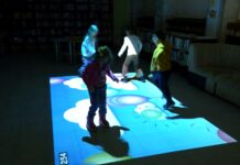 Деца твориха картички и изпробваха новия интерактивен под в Градската библиотека