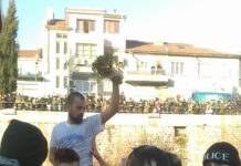 21-годишният студент Георги Тачев хвана Богоявленския кръст в Асеновград /СНИМКИ/