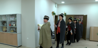 Коледари и днес посрещна кметът на Асеновград