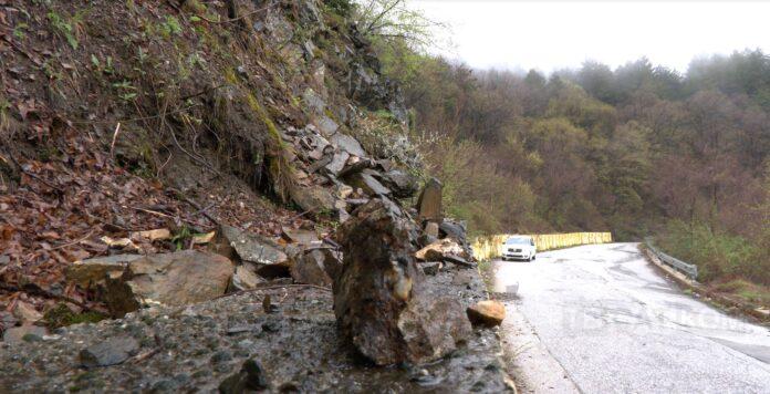 камъни, срутище