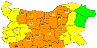 Предупреждения за интензивни валежи в почти цялата страна днес