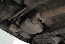 Откраднаха катализаторите на два автомобила в Асеновград