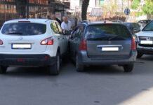 Два леки автомобила се удариха днес в Асеновград