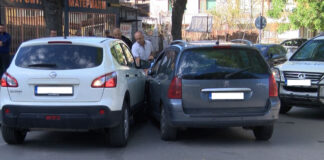 Два леки автомобила се удариха днес в Асеновград