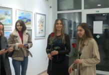 Майка и дъщеря – художнички с арт изява в Асеновград