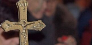 В неделя, третата от Великия пост, православните християни ще се поклонят на Господния кръст