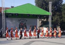 Първият ден от „Куклен фест – 2023“ зарадва присъстващите със забавна програма