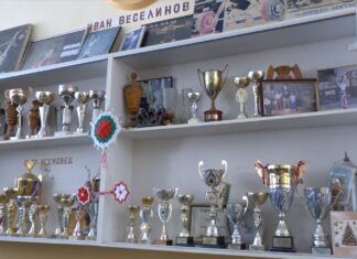 Двама представители на СКВТ „Асеновец“ се подготвят за предстоящото Европейско първенство
